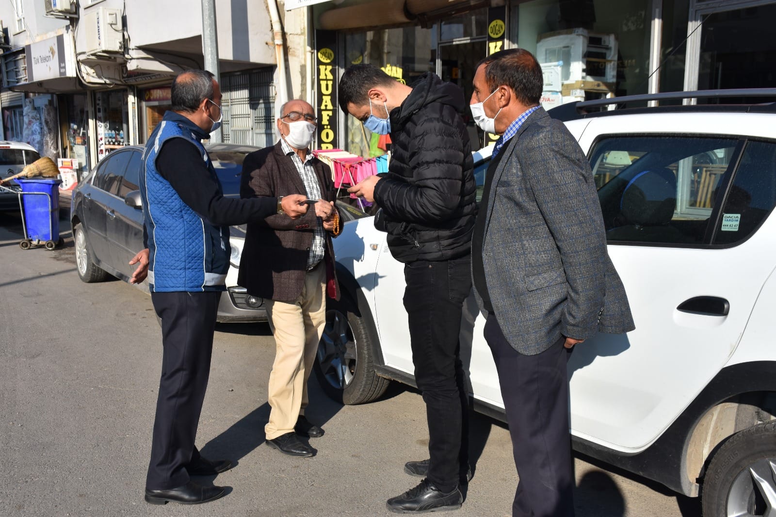 Dargeçit’te sigara ve maske denetimi