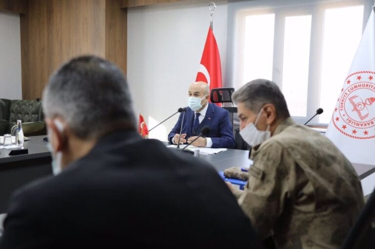 Mardin Valisi Demirtaş başkanlığında Covid-19 toplantısı
