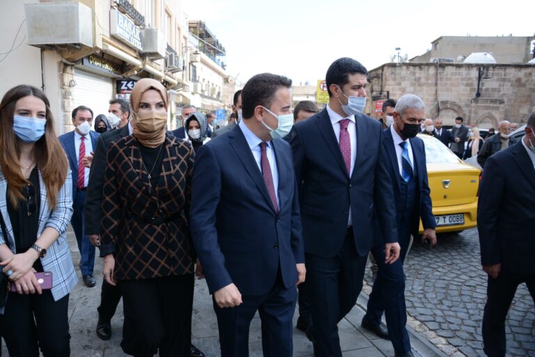 Ali Babacan: Ekonomik krizin esas sebebi Partili Cumhurbaşkanlığı Sistemidir