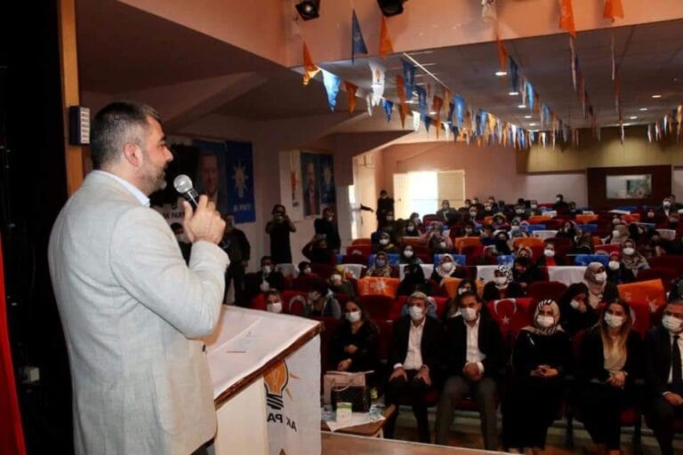 AK Parti Mardin İl Kongresine ara verildi