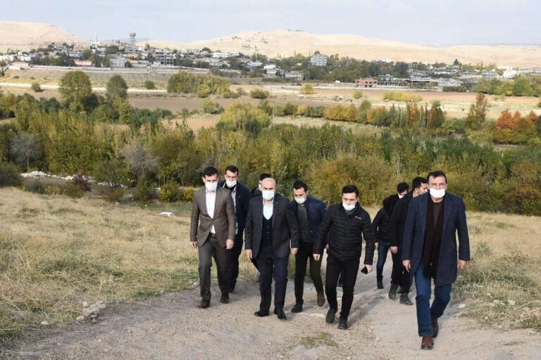 Mardin Valisi Demirtaş’tan Nusaybin Baraj Yolu asfaltlama talimatı