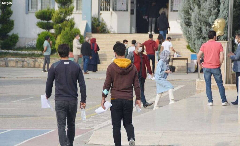 KPSS’ye girecek adaylar ve refakatçısı sokağa çıkma kısıtlamasından muaf olacak