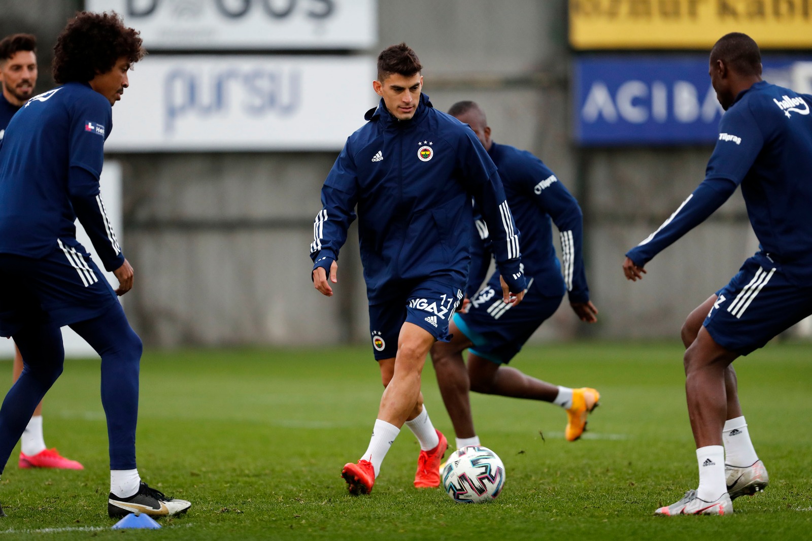 Fenerbahçe, İttifak Holding Konyaspor’u ağırlıyor