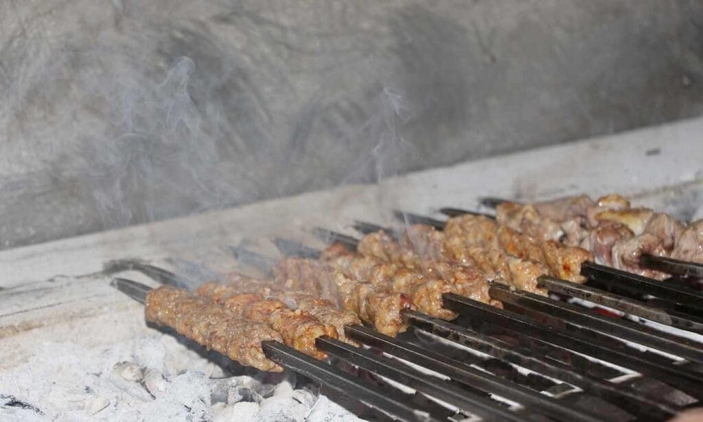 Kızıltepe’den korkunç haber: Kebap istedi kezzap döktü