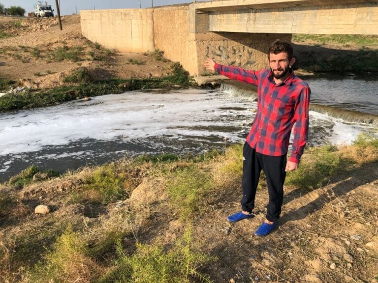 Kızıltepe’de dereden yükselen köpükler tedirgin ediyor