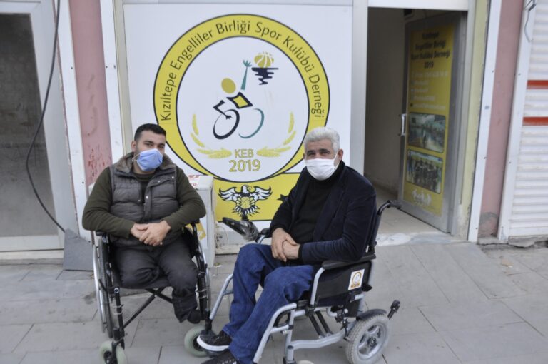 Basketbolla savaşın acısını hafifleten engelli Abdurrahman milli takımda oynamak istiyor