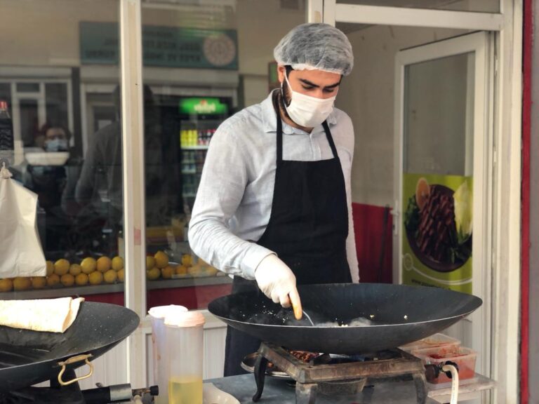 KPSS’den 90 puan alan inşaat mühendisi atanamayınca tantuni salonu açtı