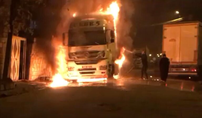 Kızıltepe’de park halindeki tırda çıkan yangın korkuttu