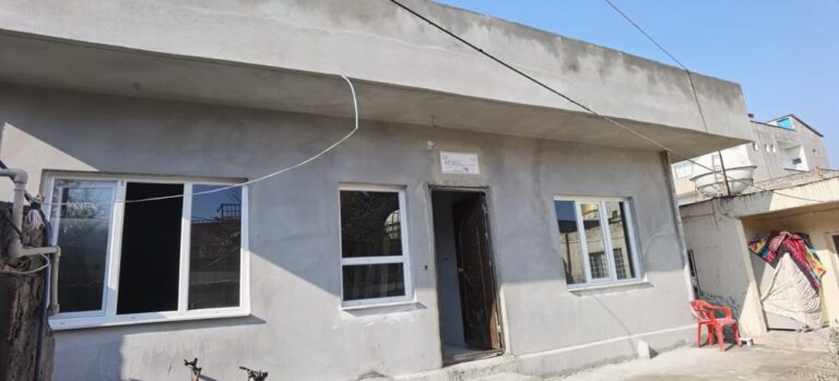 Kızıltepe’de evi yanan ailenin yuvası Yetim ve Öksüzler Derneği’nce inşa ediliyor