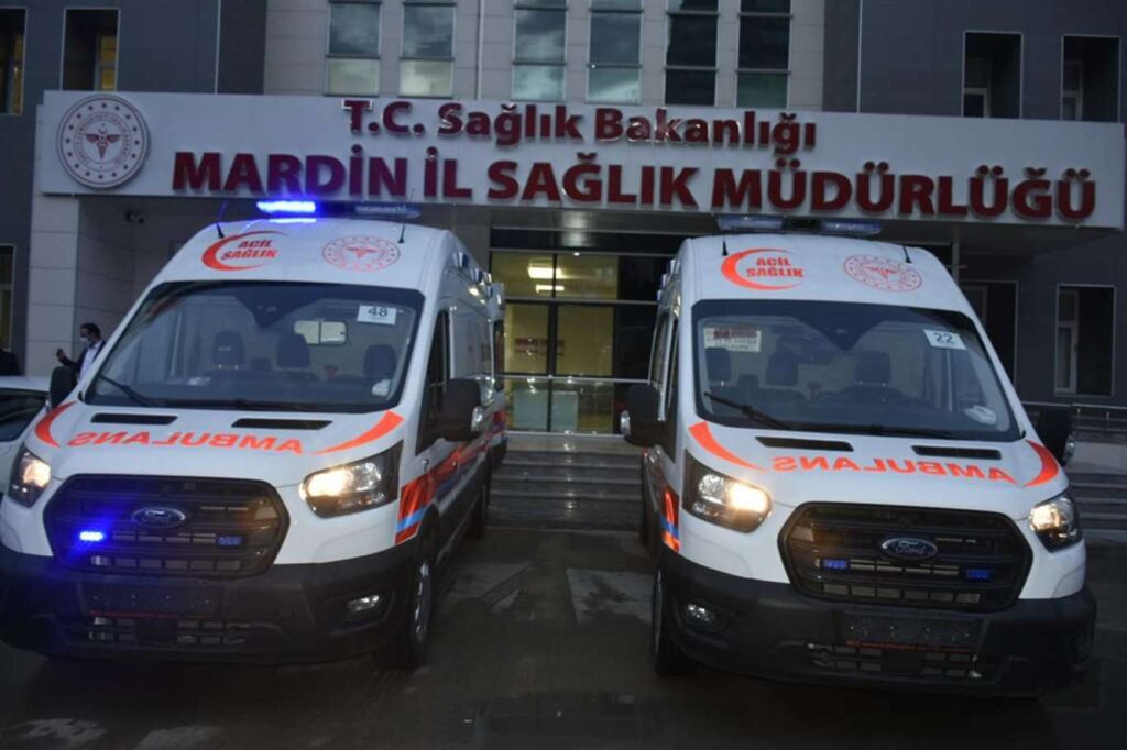 Mardin’de 2 yeni doğan acil yardım ambulansı hizmete girdi