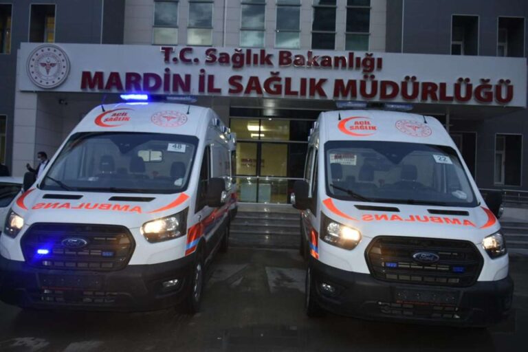 Mardin’de 2 yeni doğan acil yardım ambulansı hizmete girdi
