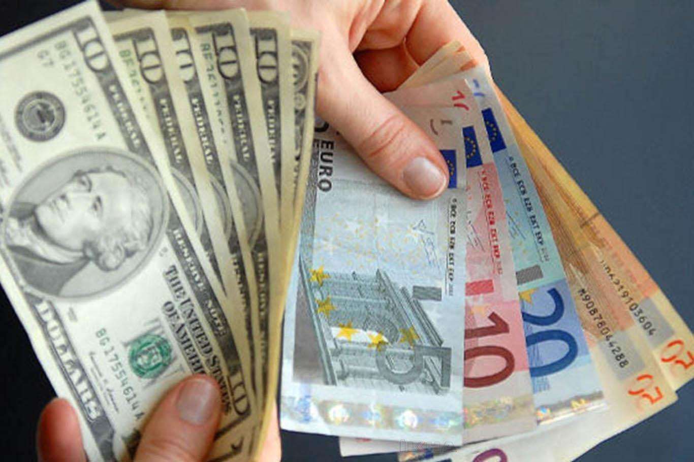 TL, dolar ve Euro karşısında yatay hareket ediyor