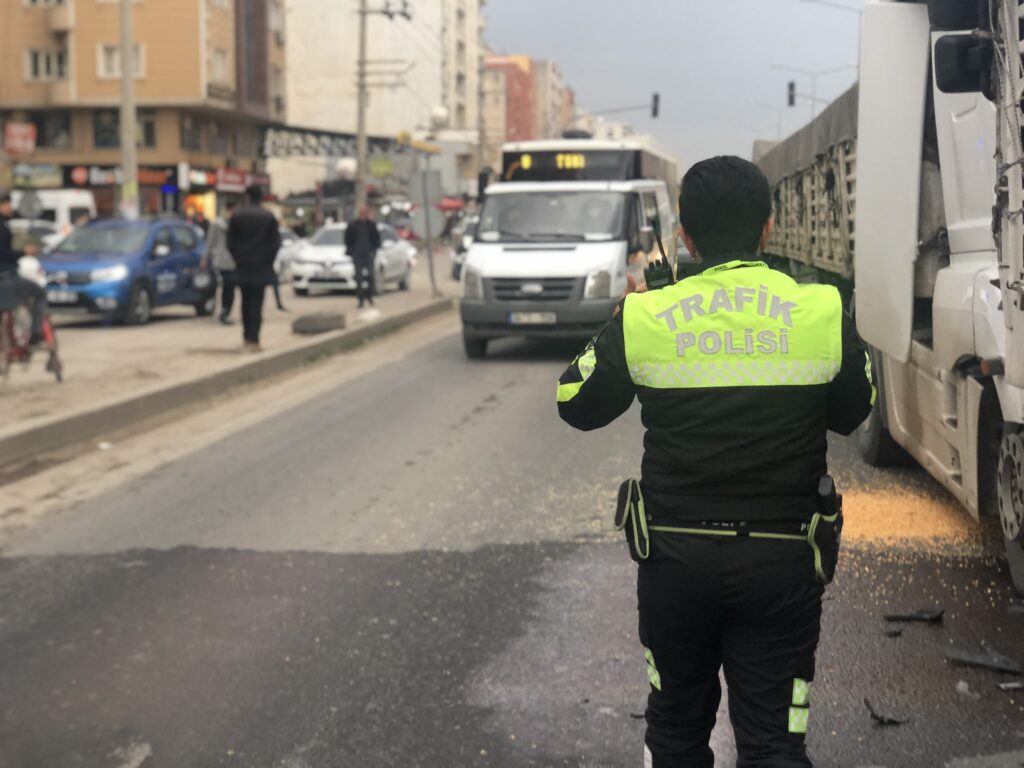 Dedeman Kavşağında yine kaza