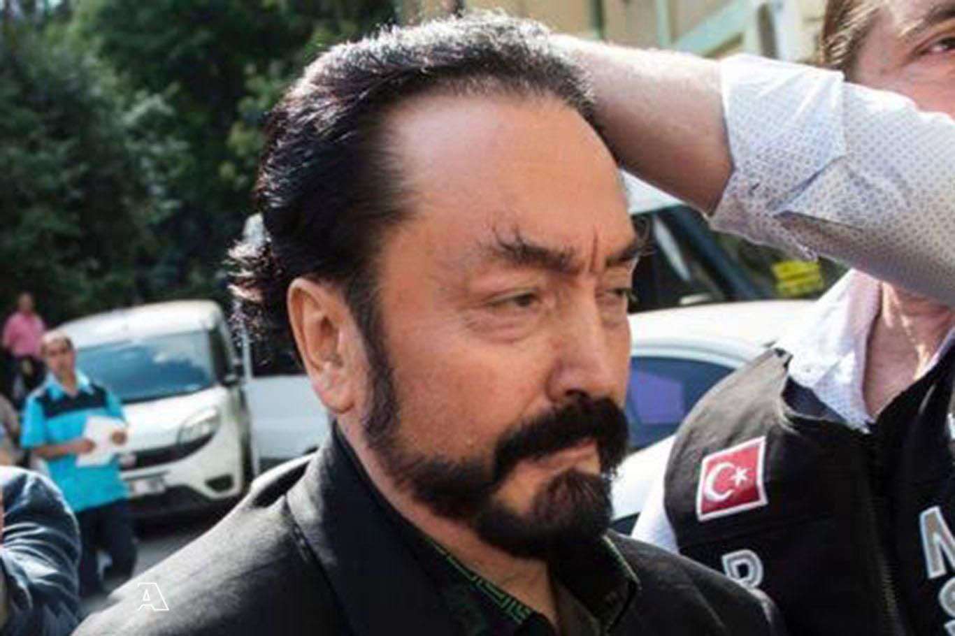 Adnan Oktar’a bin yılı aşkın hapis cezası verildi