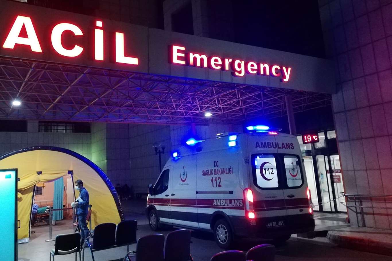 Birbirlerini bıçakladıkları iddia edilen karı-koca hayatını kaybetti