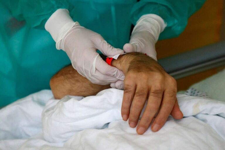 2 doktor coronavirüsten hayatını kaybetti