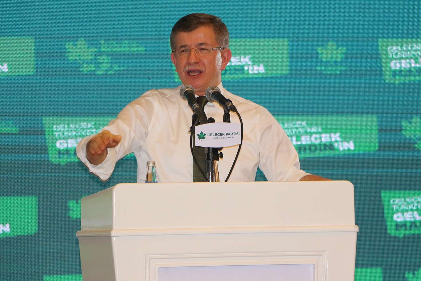 Mardin’de konuşan Davutoğlu: Mardin’imizde işsizlik yüzde 30’un üstündedir”