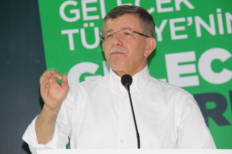 Ahmet Davutoğlu’ndan Mardin paylaşımı