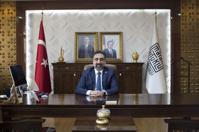 Mardin Artuklu Üniversitesi Rektörü İbrahim Özcoşar kimdir?
