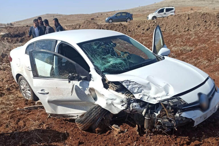 2 otomobilin karıştığı kazada 5 kişi yaralandı