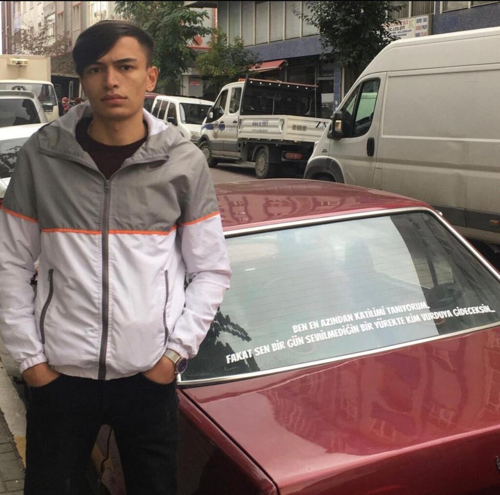 Küfürleşme kavgası: Çocukluk arkadaşını öldürdü