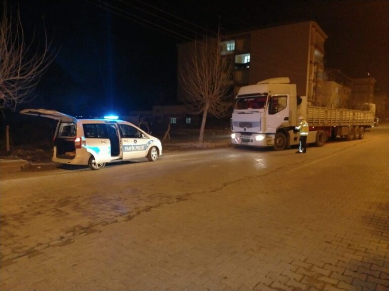 Ağır ticari araçlar denetlendi