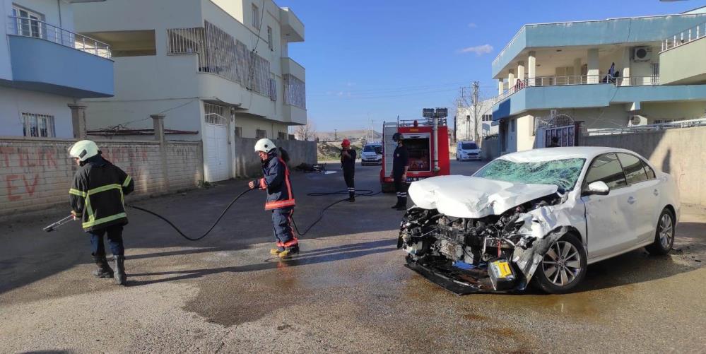 Mardin’de otomobil ile motosiklet çarpıştı: 2 yaralı