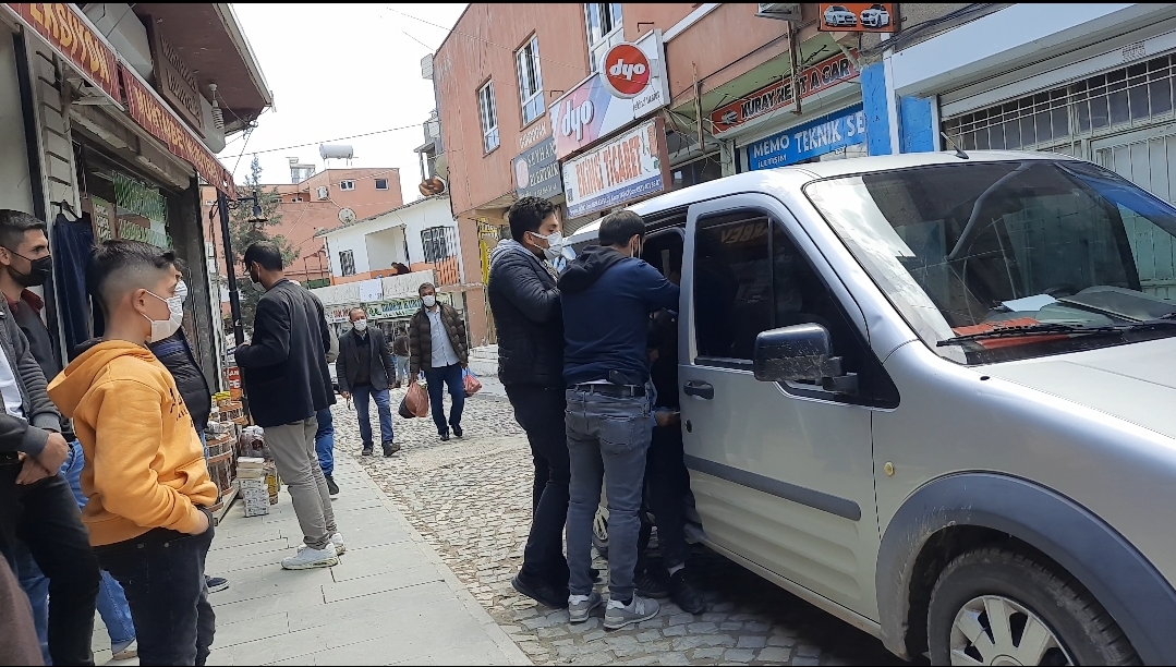 Takkeli dilenci duygu sömürüsü yaparken yakalandı