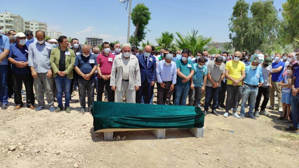 Nusaybin’deki kazada hayatını kaybeden öğretmen toprağa verildi