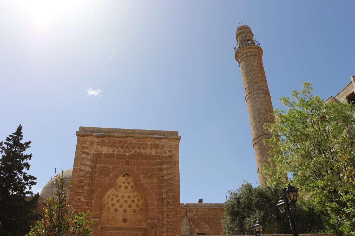 Mardin’de borçlarını ödemediği gerekçesiyle 7 caminin elektriği kesildi