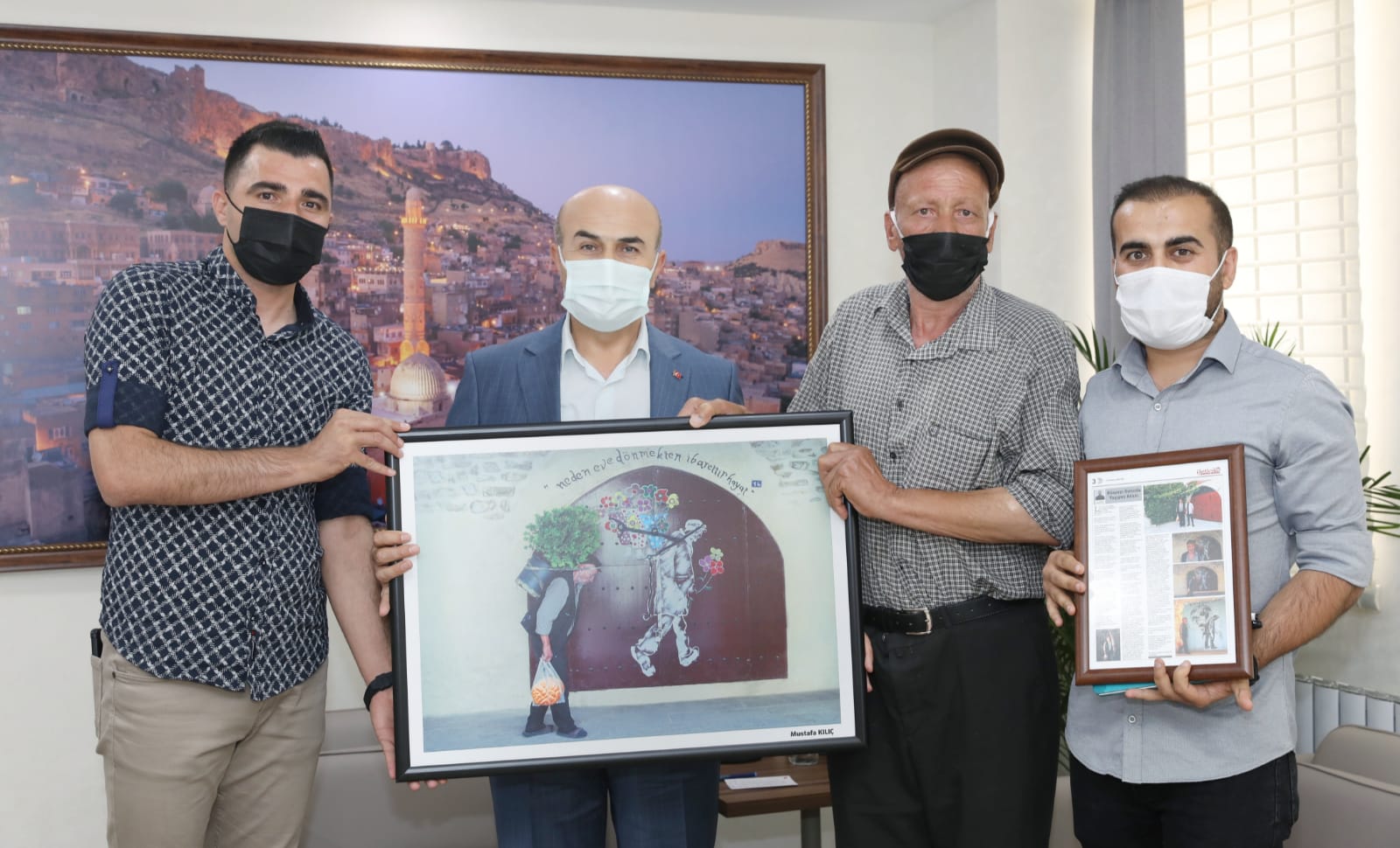 Vali Demirtaş 50 yıllık emektar  Mahmut amcayı ağırladı
