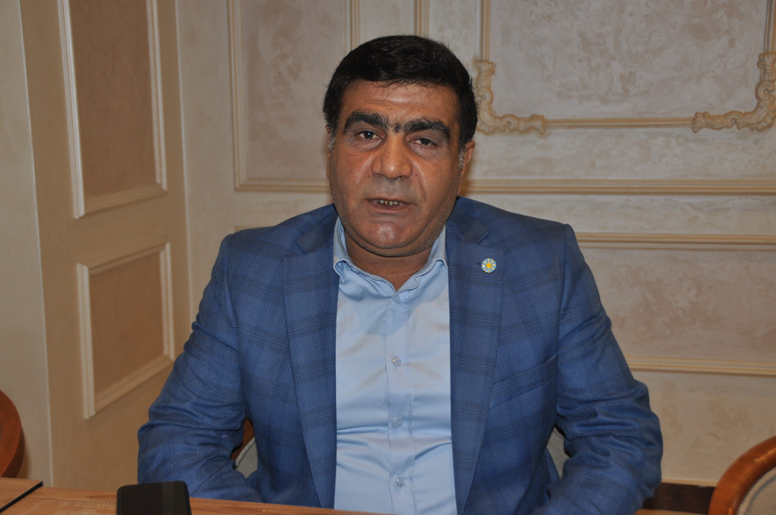 “Kızıltepe bir köye benziyor, kışın çamur, yazın toz içerisinde”