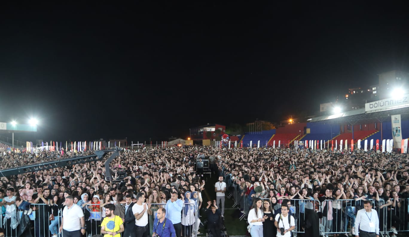 Vali Demirtaş, Huzur kentinden tüm dünyaya birlik, beraberlik mesajları vereceğiz