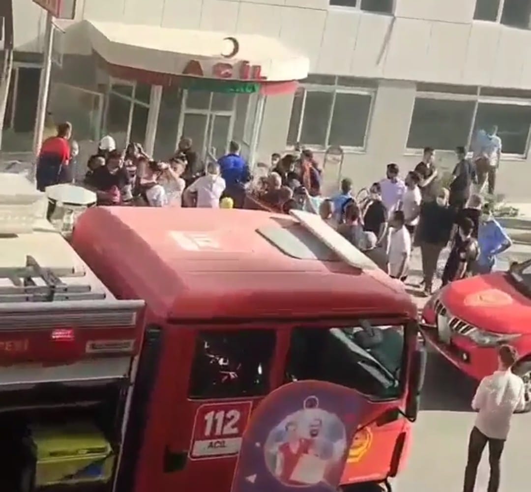 Mardin’de özel hastanede patlama sonrası hastalar tahliye ediliyor