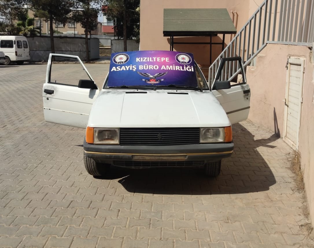 Mardin’de oto hırsızları çaldıkları otomobili 5 bine satacaktı, kameraya yakalandılar