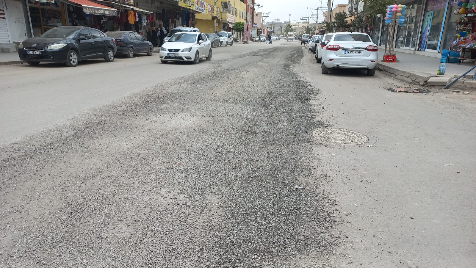 Yeni yapılan yol bir yıl geçmeden bozuldu