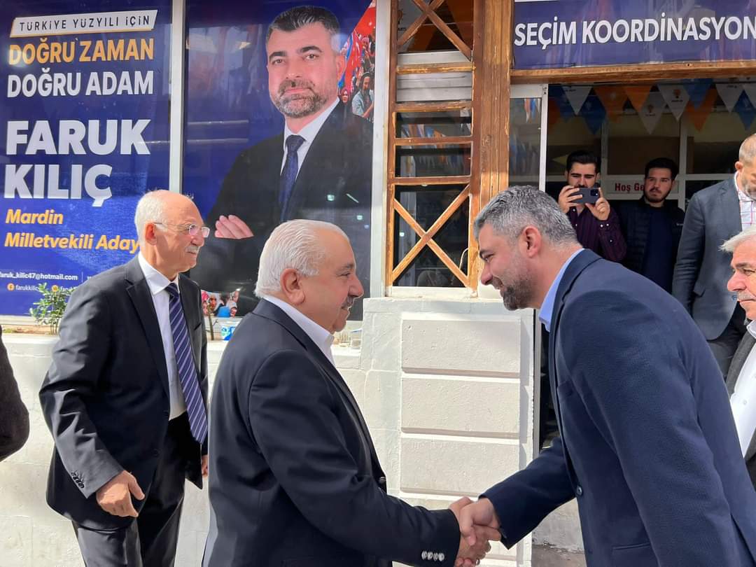 AK Parti Seçim Koordinasyon Merkezine destek ziyaretleri