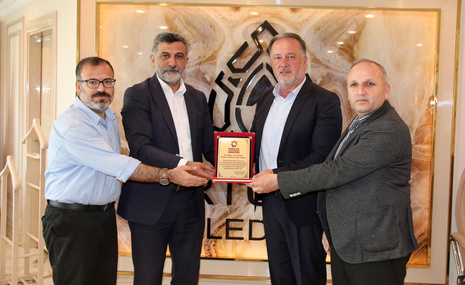Başkan Tatlıdede’ye teşekkür plaketi
