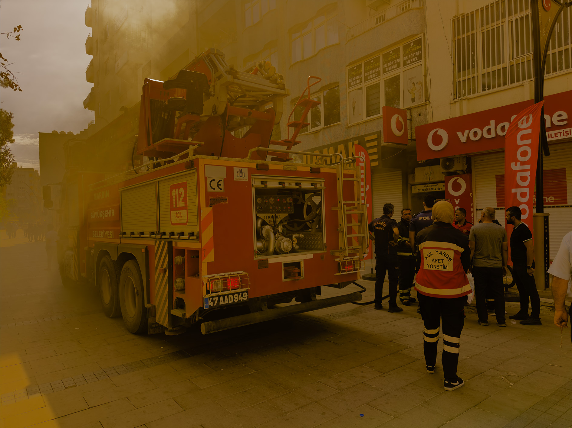 Kızıltepe’de korkutan yangın: Dumanlar Cumhuriyet Meydanı’nı sardı