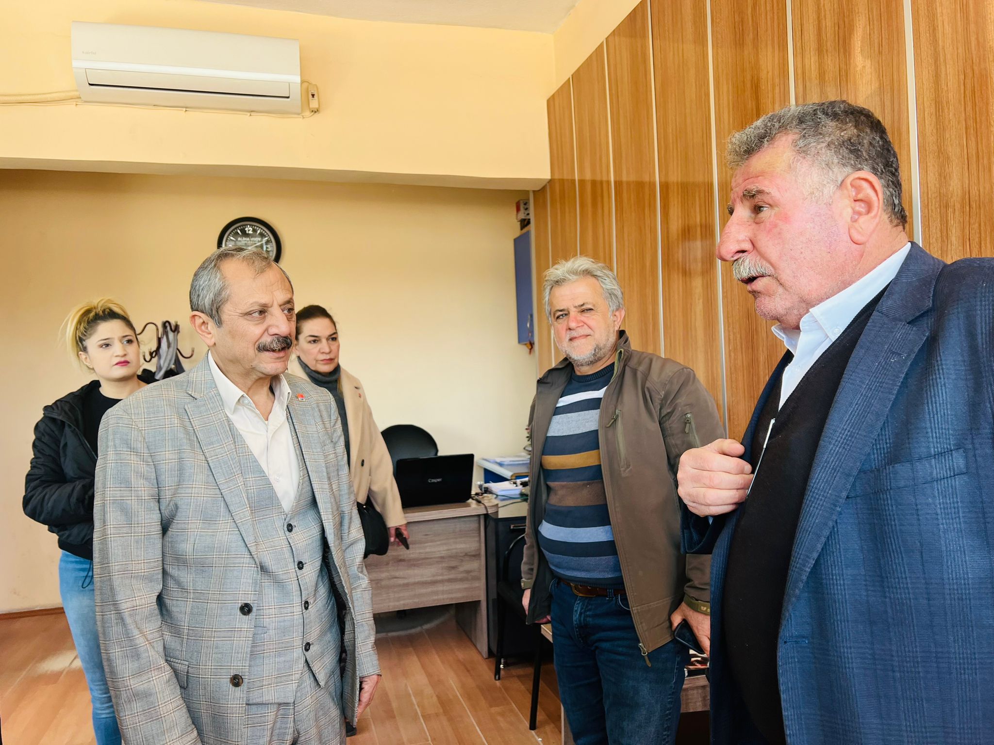 CHP’nin Artuklu  Adayı Adam Mardin Sanayi Sitesini ziyaret etti