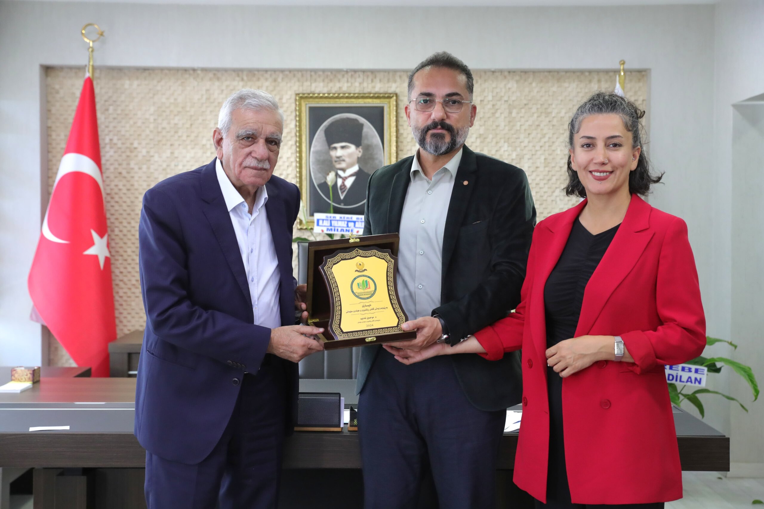 Süleymaniye’den eş başkanlara plaket