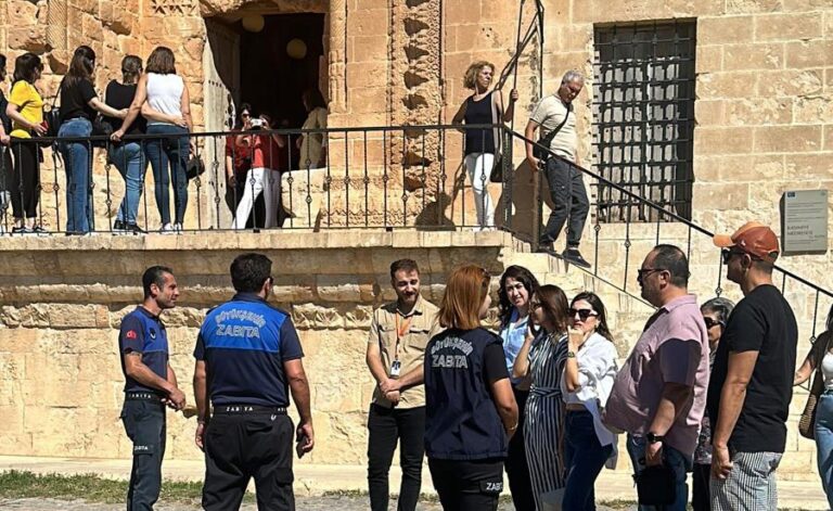Turizm Zabıta Ekiplerinden Tarihi Mekânlarda Bilgilendirme