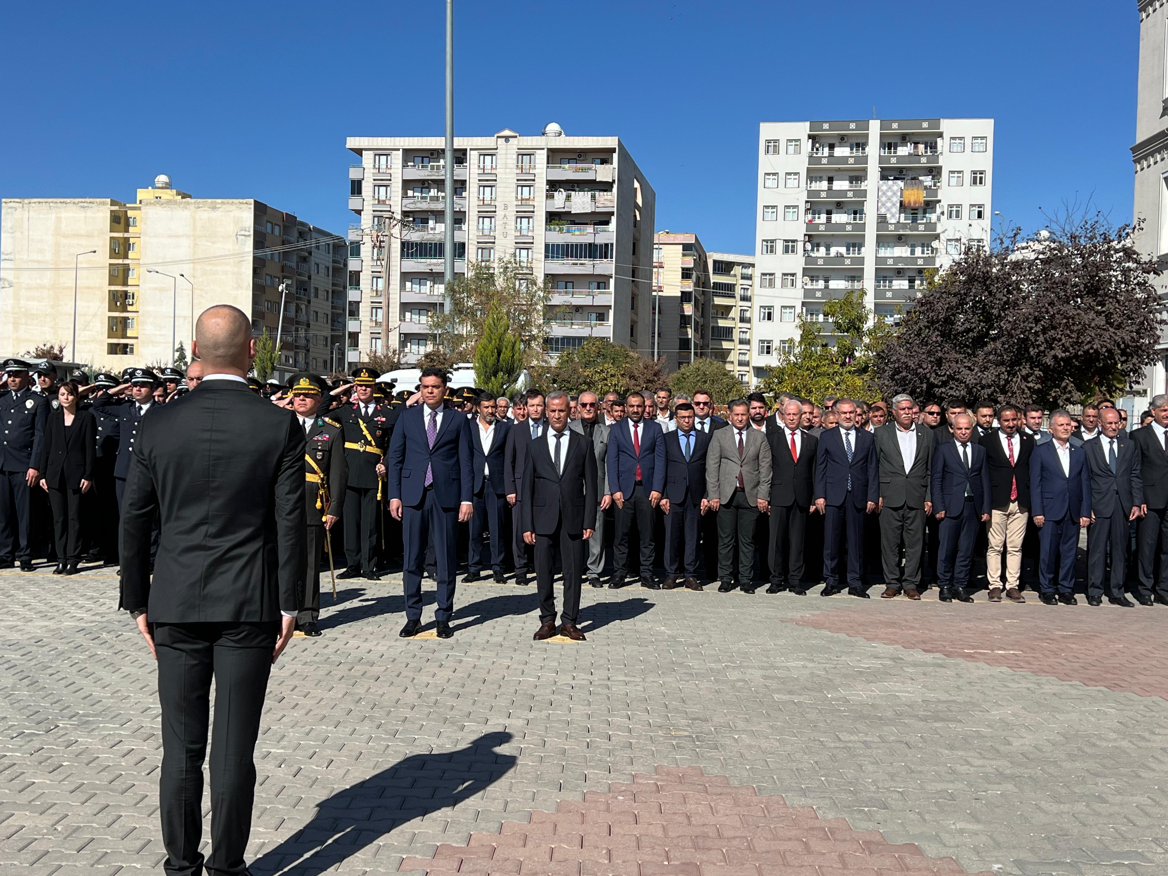 Kızıltepe’de Cumhuriyet Bayramı çelenk sunma töreni düzenlendi