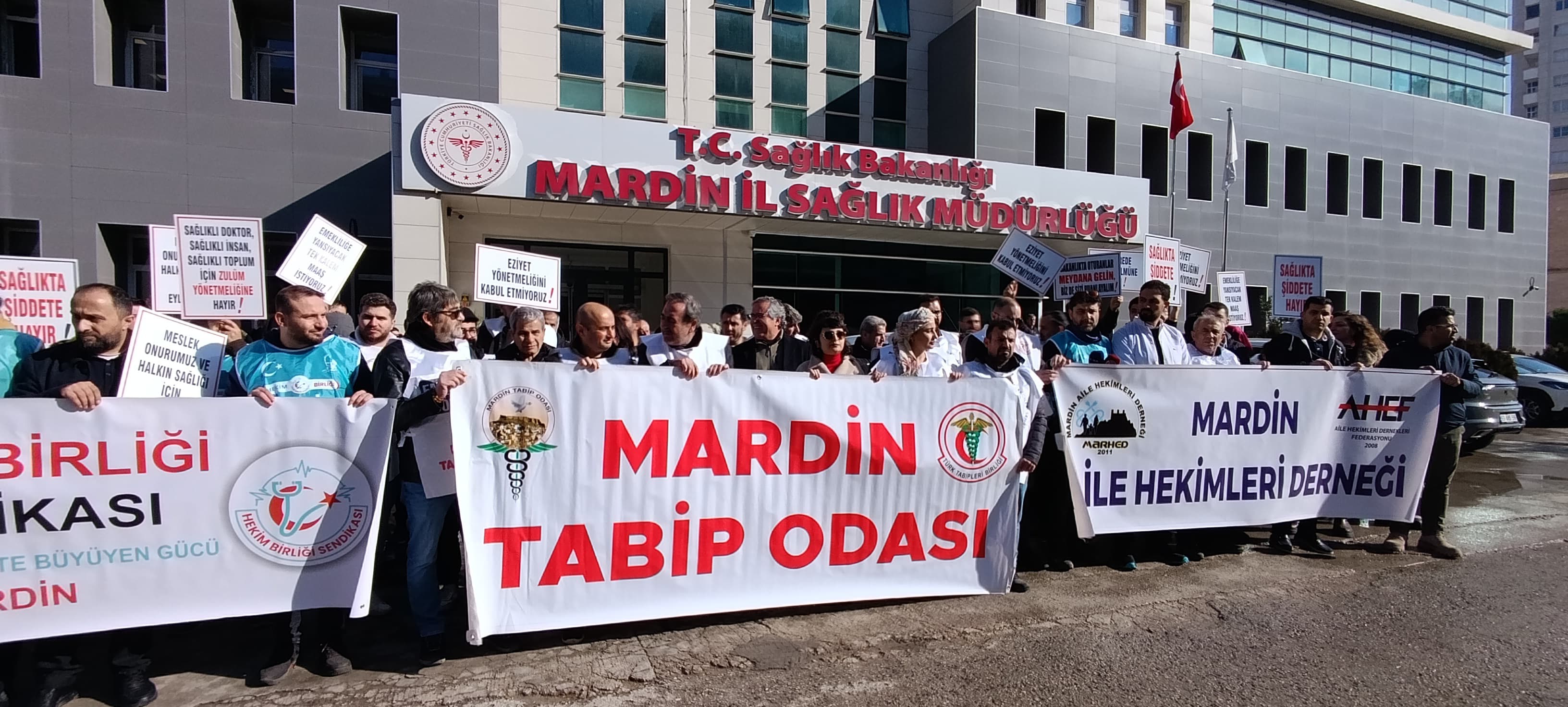 Mardin’de aile hekimleri 3. kez işi bırakma kararı aldı