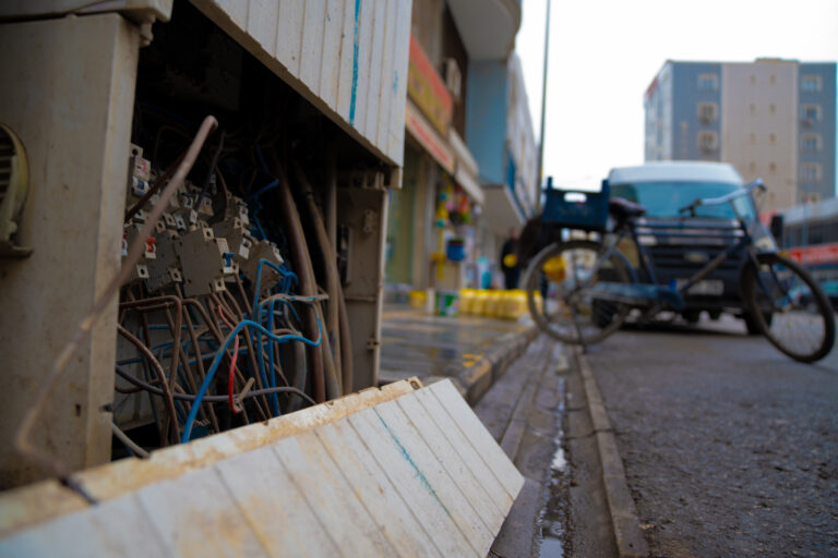 Dicle Elektrik,  tehlike saçan kırık elektrik panoları ile ilgili açıklama yaptı