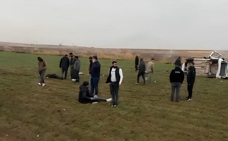 Kızıltepe’de araç devrildi: 5 yaralı var