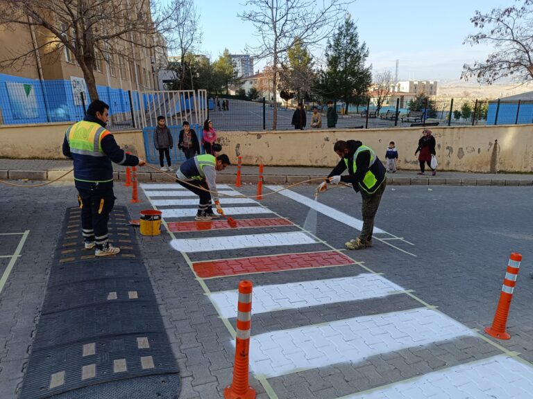 Okul bölgelerinde trafik ve yaya güvenliği çalışmaları