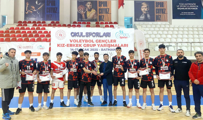 Spor lisesi Voleybol erkeklerde Türkiye yarı finaline yükseldi