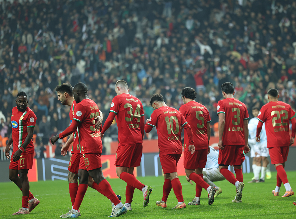 Amedspor’un yarım asırlık yolculuğu Süper Lig’e uzandı