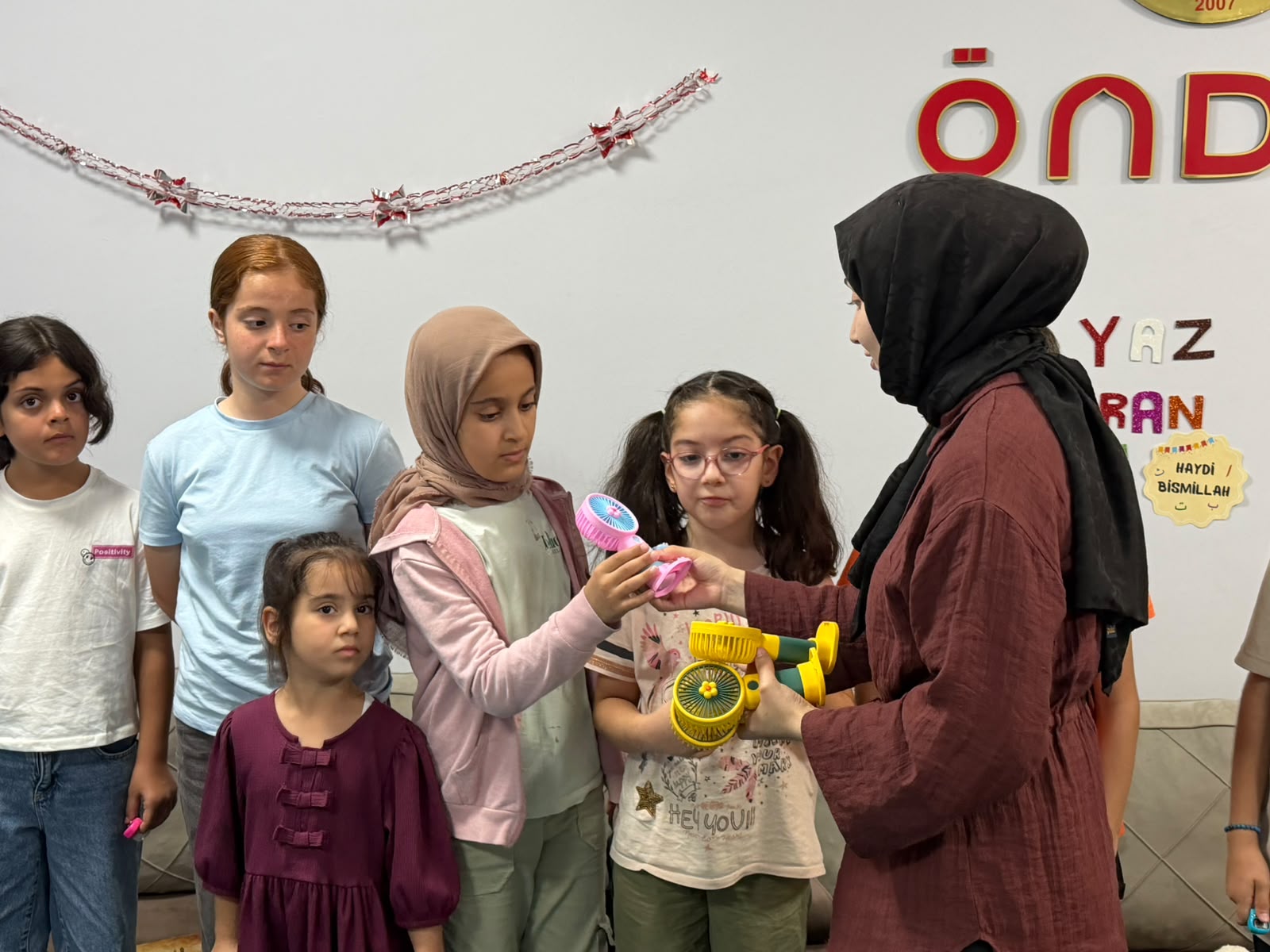 Kur’an-ı Kerim’e Geçen Miniklere Serinleten Hediye